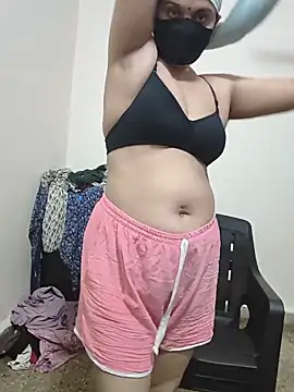 HeartlessGirl online show from 8, 6, 2026