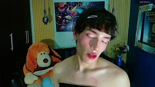 IsaacNovaa online show from 13, 4, 2026