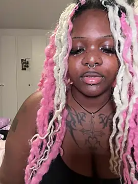 Nyla xox online show from 2, 4, 2026