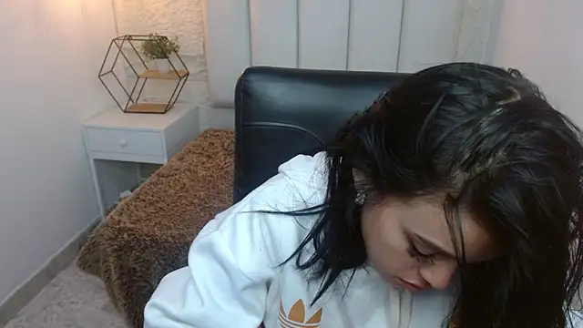 mia velvetk online show from 21, 4, 2026