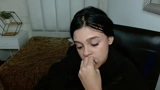 mia velvetk online show from 11, 4, 2026