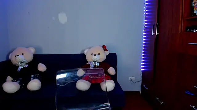 juaithpetite online show from 10, 4, 2026