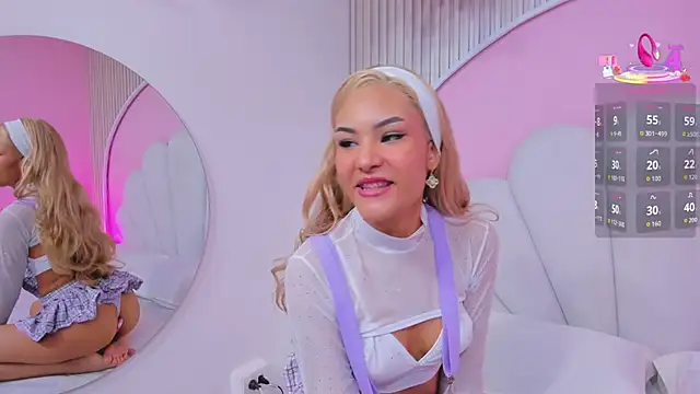 mia  poppy online show from 2, 4, 2026