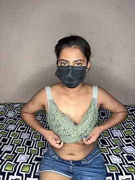 Snapshot of Riya_leone chatting on 2, 6, 2026 Riya leone online show from 2, 6, 2026