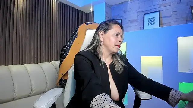 Cinthya roberts online show from 6, 4, 2026