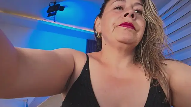 Snapshot of Cinthya_roberts chatting on 14, 6, 2026 Cinthya roberts online show from 14, 6, 2026