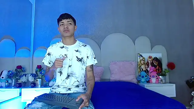 party duo playboy online show from 26, 4, 2026