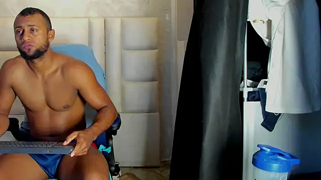 Snapshot of Dark_lennox chatting on 5, 4, 2026 Dark lennox online show from 5, 4, 2026