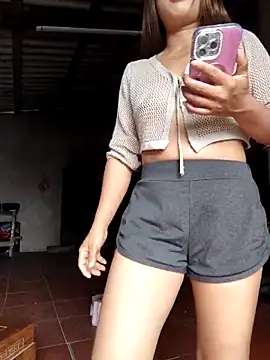 xinhxinh-cute online show from 18, 5, 2026