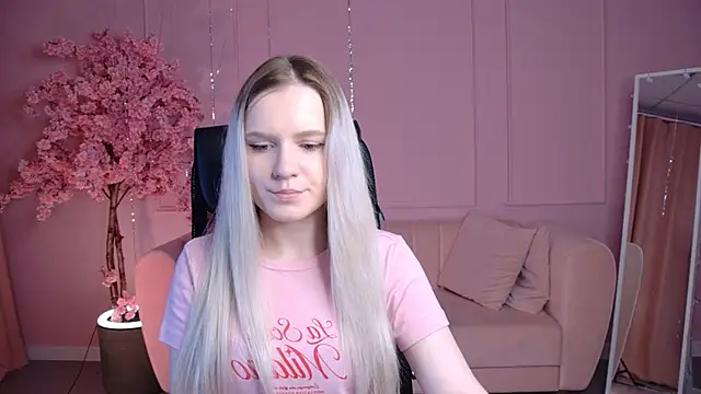 Snapshot of SherriButlers chatting on 6, 5, 2026 SherriButlers online show from 6, 5, 2026