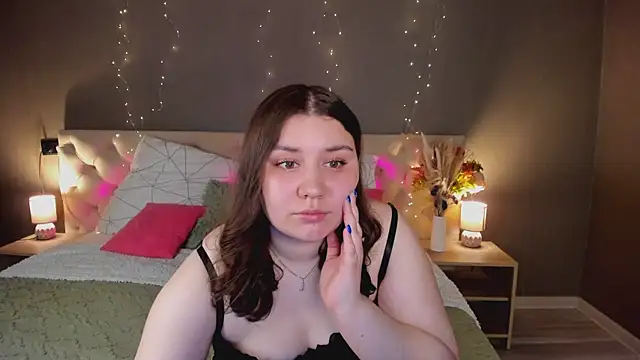 Maya Raay online show from 9, 4, 2026