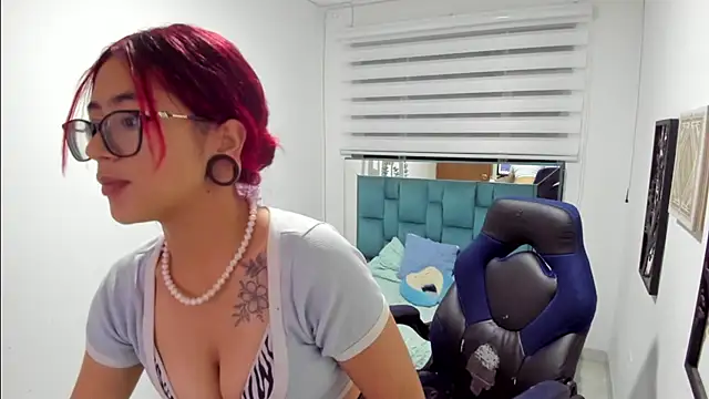 Sara Red X online show from 8, 4, 2026