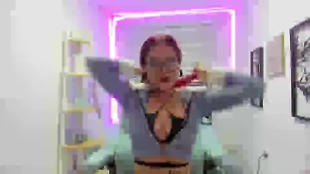 Sara Red X online show from 18, 4, 2026