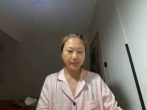 Snapshot of tutu512 chatting on 20, 6, 2026 tutu512 online show from 20, 6, 2026