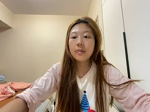 Snapshot of tutu512 chatting on 15, 6, 2026 tutu512 online show from 15, 6, 2026