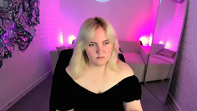 Snapshot of KathyBriggs chatting on 18, 6, 2026 KathyBriggs online show from 18, 6, 2026