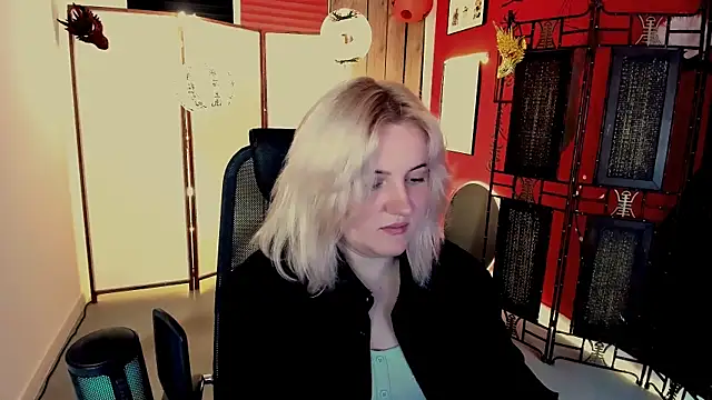 Snapshot of KathyBriggs chatting on 5, 6, 2026 KathyBriggs online show from 5, 6, 2026
