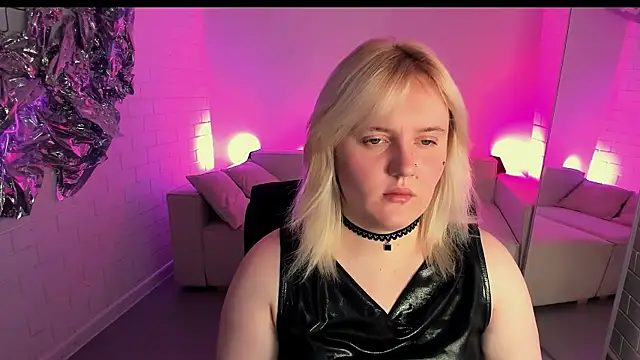 Snapshot of KathyBriggs chatting on 16, 6, 2026 KathyBriggs online show from 16, 6, 2026