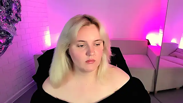 Snapshot of KathyBriggs chatting on 18, 6, 2026 KathyBriggs online show from 18, 6, 2026