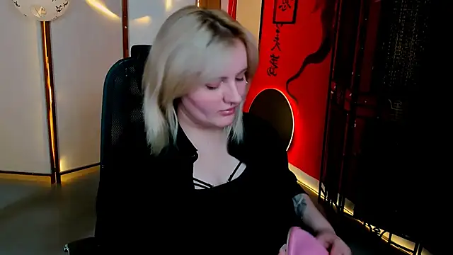 KathyBriggs online show from 28, 4, 2026