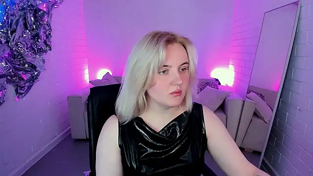 Snapshot of KathyBriggs chatting on 30, 5, 2026 KathyBriggs online show from 30, 5, 2026
