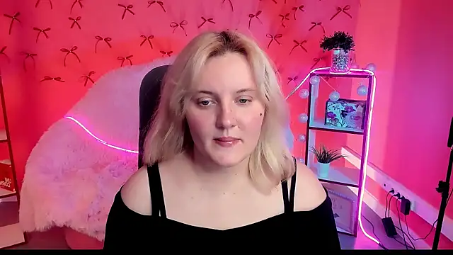 Snapshot of KathyBriggs chatting on 30, 6, 2026 KathyBriggs online show from 30, 6, 2026