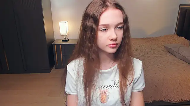 Snapshot of SharriSang chatting on 7, 4, 2026 SharriSang online show from 7, 4, 2026