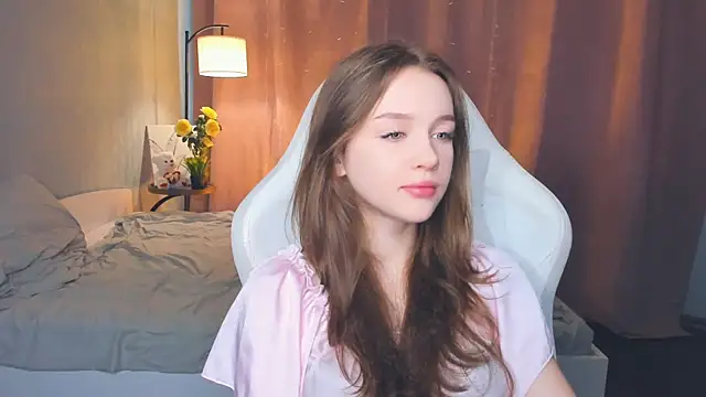 Snapshot of SharriSang chatting on 4, 7, 2026 SharriSang online show from 4, 7, 2026