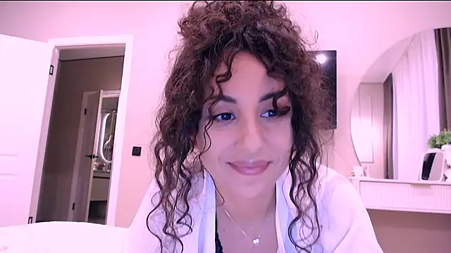 curly jade  online show from 15, 4, 2026