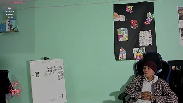 TYLERhHOT2005 online show from 7, 5, 2026