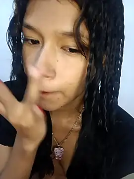 Yi Uzi online show from 24, 4, 2026