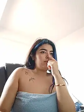 Leeyla blade online show from 21, 4, 2026