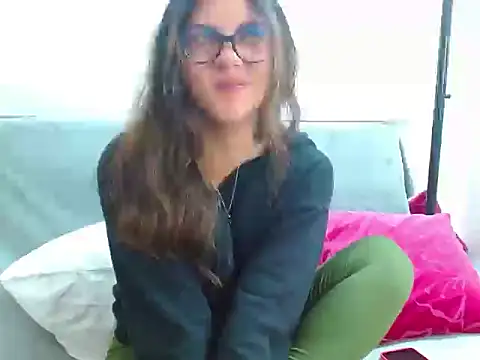 Snapshot of Violet_Donell chatting on 8, 5, 2026 Violet Donell online show from 8, 5, 2026