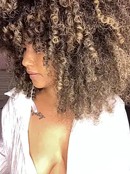 Snapshot of Kendra_curly chatting on 6, 5, 2026 Kendra curly online show from 6, 5, 2026