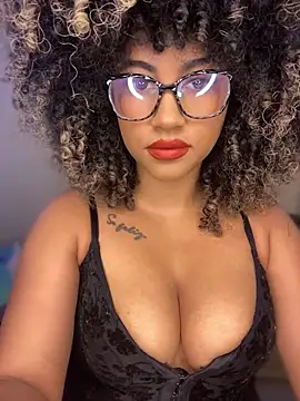 Snapshot of Kendra_curly chatting on 7, 8, 2026 Kendra curly online show from 7, 8, 2026