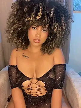 Snapshot of Kendra_curly chatting on 6, 6, 2026 Kendra curly online show from 6, 6, 2026