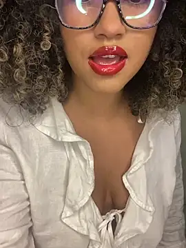 Snapshot of Kendra_curly chatting on 1, 6, 2026 Kendra curly online show from 1, 6, 2026