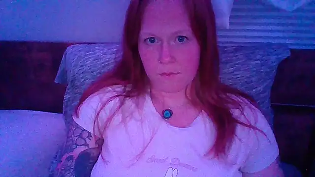 Snapshot of RedVelvetVixen chatting on 14, 4, 2026 RedVelvetVixen online show from 14, 4, 2026