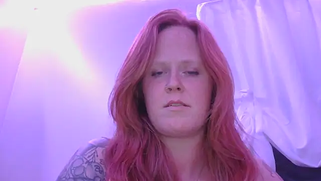 Snapshot of RedVelvetVixen chatting on 3, 4, 2026 RedVelvetVixen online show from 3, 4, 2026
