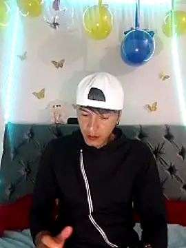 ANDRES URRIETA online show from 6, 4, 2026