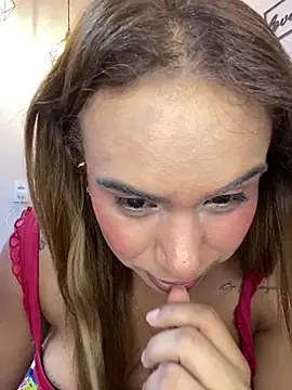 Snapshot of Jullyanaximeness chatting on 5, 7, 2026 Jullyanaximeness online show from 5, 7, 2026