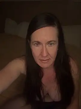 Snapshot of lounostrings chatting on 12, 6, 2026 lounostrings online show from 12, 6, 2026