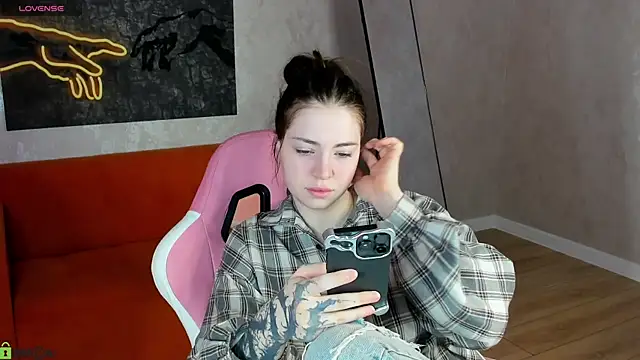 honey cherrry online show from 9, 5, 2026