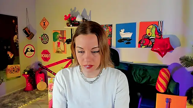 VireliaMoonfall online show from 17, 4, 2026