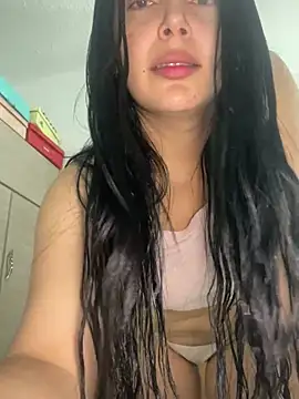 Snapshot of Cami_olarte chatting on 26, 5, 2026 Cami olarte online show from 26, 5, 2026