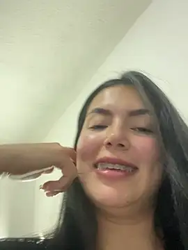 Snapshot of Cami_olarte chatting on 13, 5, 2026 Cami olarte online show from 13, 5, 2026