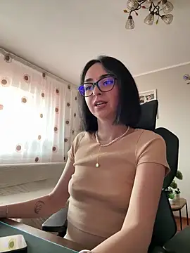 TheaMerve online show from 12, 6, 2026