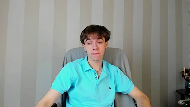 Snapshot of DaveBevy chatting on 18, 4, 2026 DaveBevy online show from 18, 4, 2026