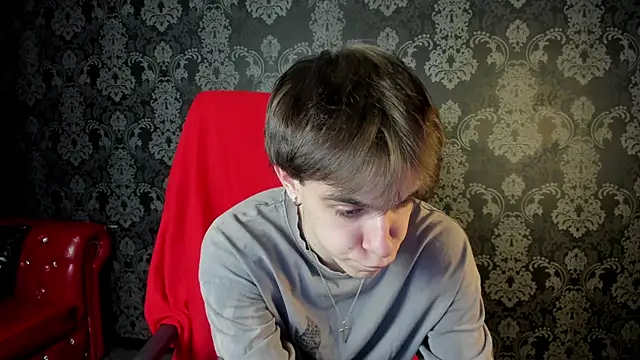 Snapshot of DaveBevy chatting on 20, 4, 2026 DaveBevy online show from 20, 4, 2026