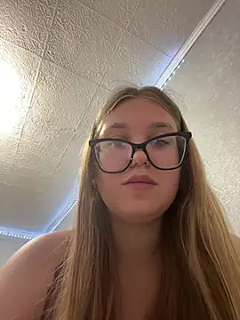 Snapshot of MissAuroraX chatting on 26, 5, 2026 MissAuroraX online show from 26, 5, 2026
